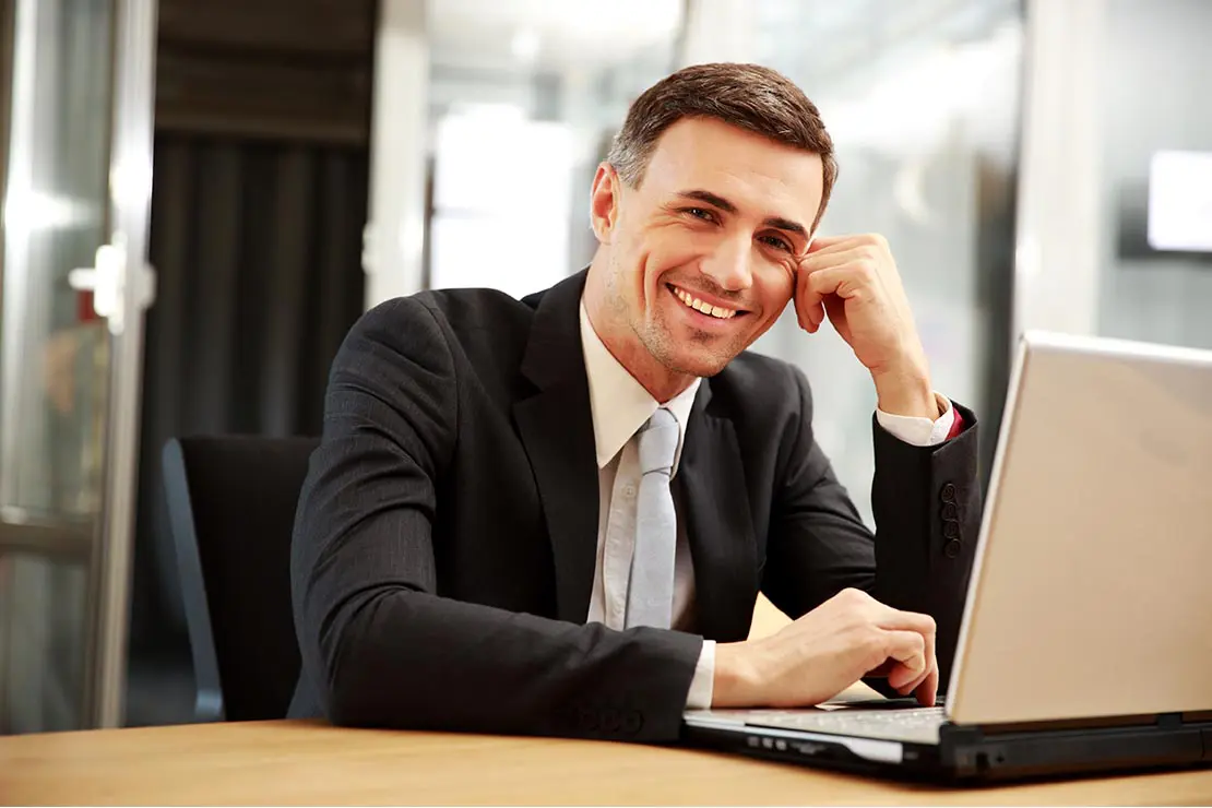 man applying for an Industrial License in Dubai.