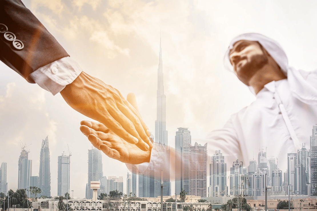 Can an expat start a business in Dubai