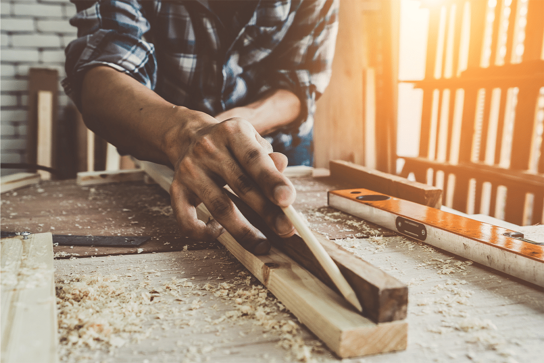 start a carpentry business in Dubai
